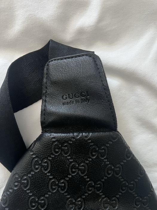 чанта на Gucci .