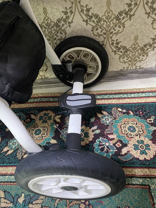 Продам коляску Adamex Jogger 2 в 1