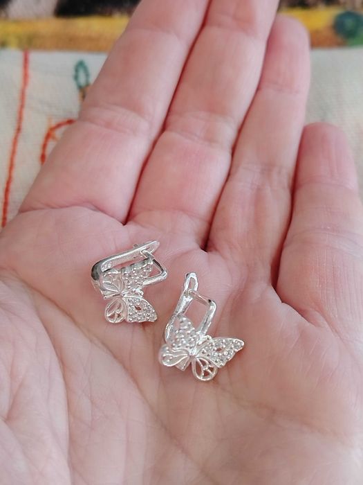 Сребърни обеци 925 „Пеперуди“ с бели циркони – елегантни