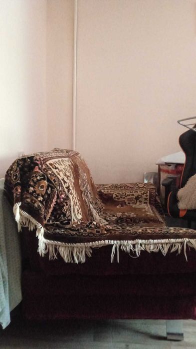 Продам офисный диван.