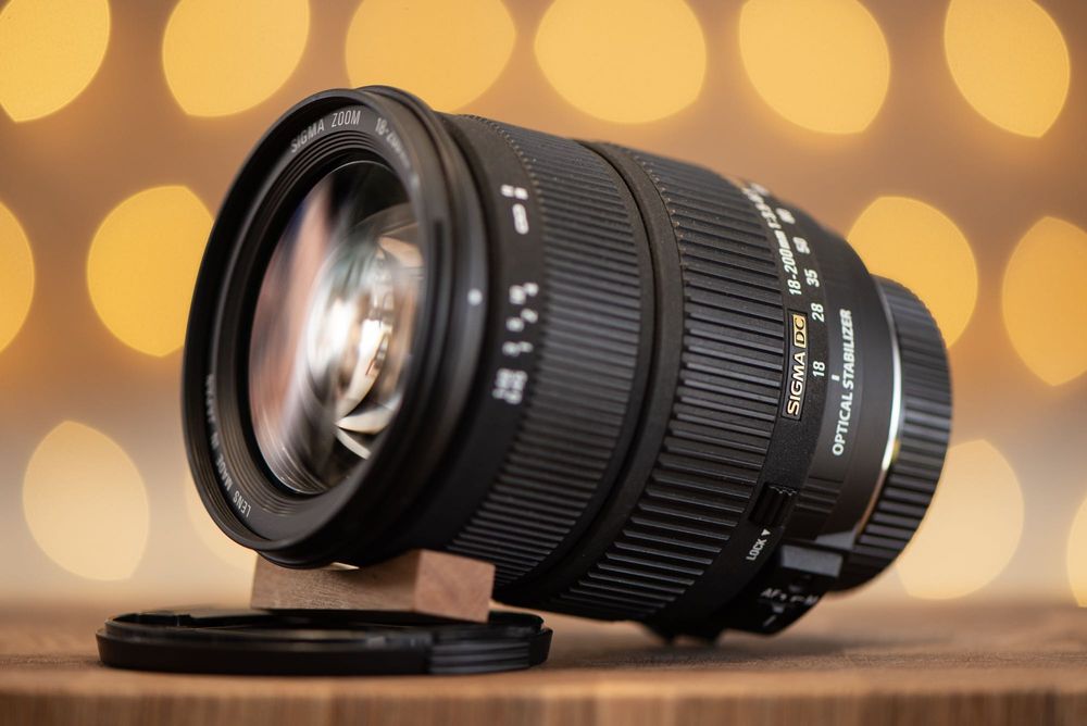 Sigma 18-200mm f/3.5-6.3 DC OS HSM обектив Никон
