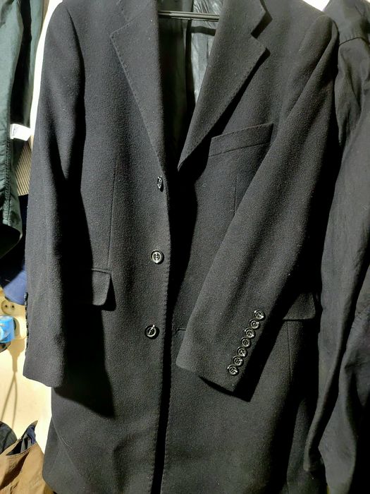 Пальто сотилади .