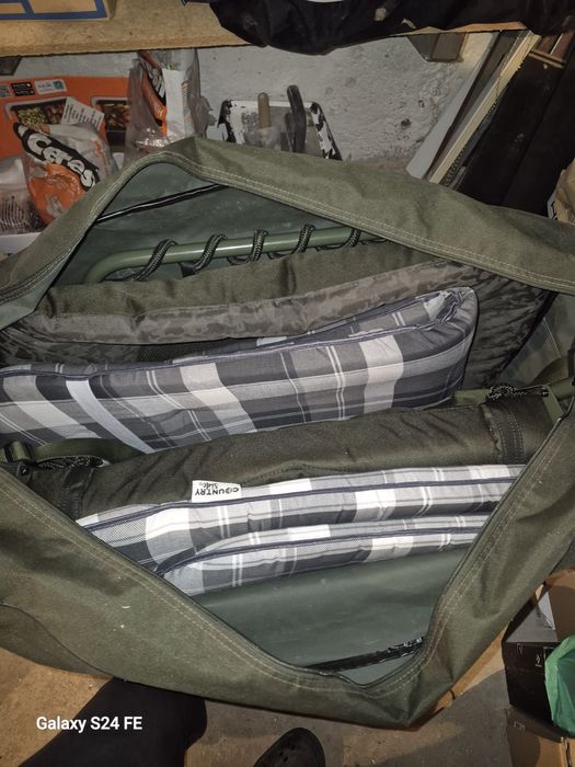 Vand cort, sirocou, masa cu doua banci cu husa