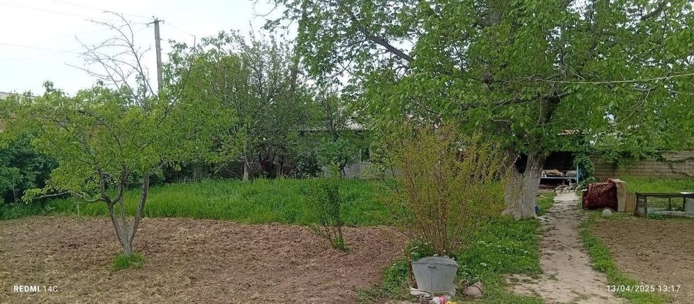 Бустонлик туман да Ховли сотилади