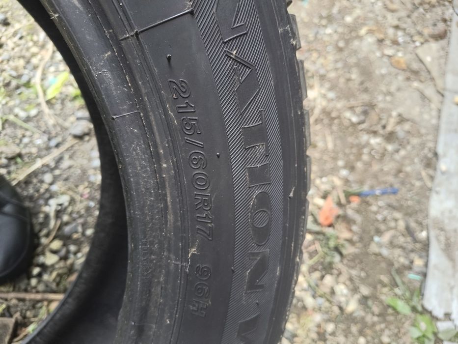 Firestone 215/60/17 dot20 !