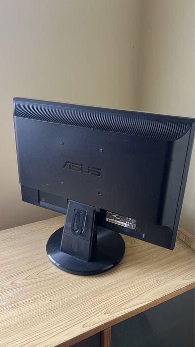 Монитор ASUS 20"