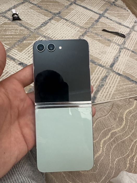 Самсунг зет флип 5.Samsung Z flip 5