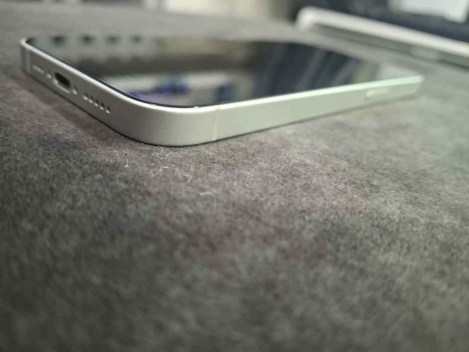 Iphone 16e продам