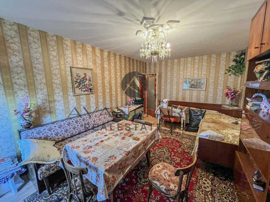 оф.26371 Три отделни стаи/ Смирненски