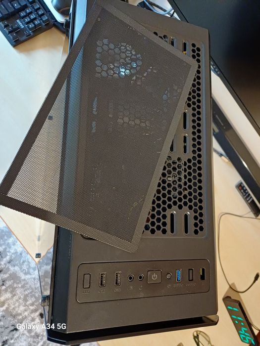 Carcasa PC Mid tower [sticla temperata]