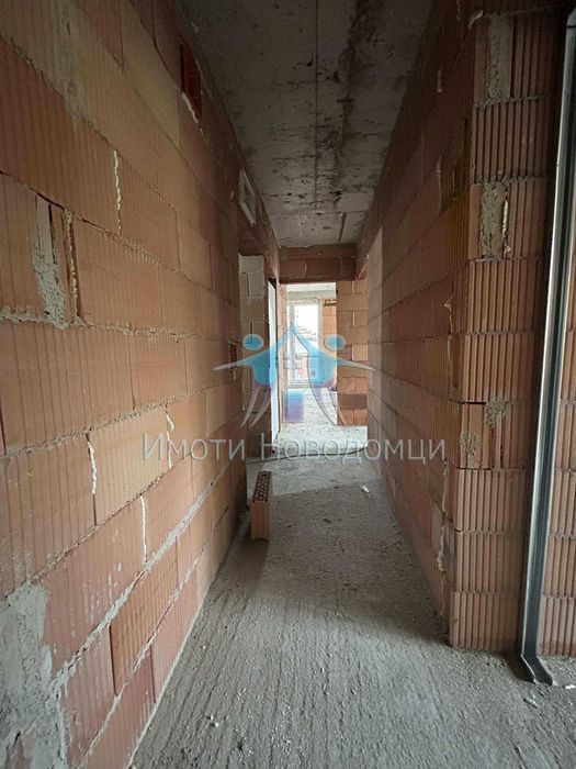 Тристаен, Шумен, Център