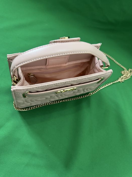 Сумку женскую Guess оригинал продам