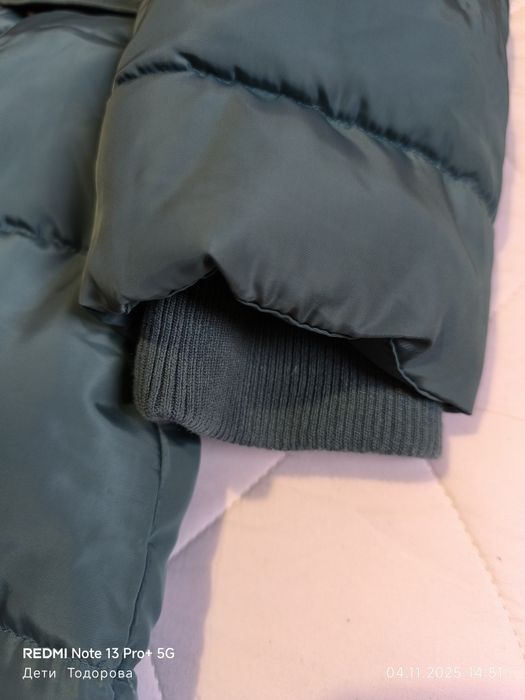 Продавам чисто ново,зимно,зелено яке Tom Tailor.