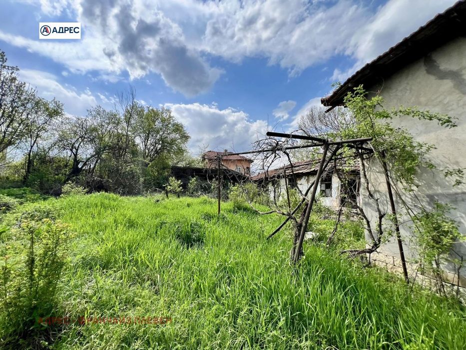 Продава се Къща в Угърчин - 152 кв.м за 50 €/кв.м - Снимка #1