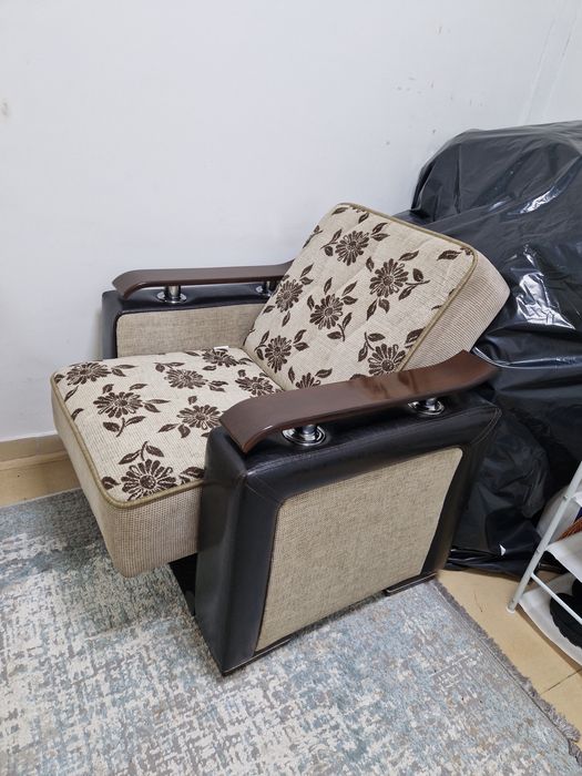 Скамейка и кресло