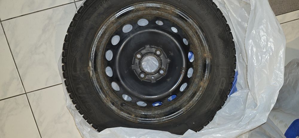 Set 4 roti iarna 165/65 R15 Ford Focus Fiesta Fusion 4x108