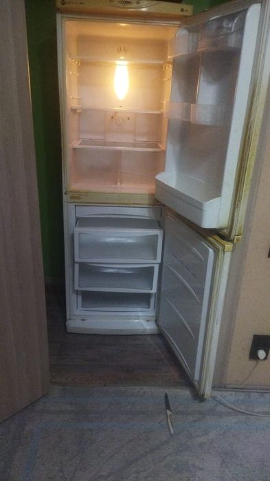 Срочно продам холодильник, торг