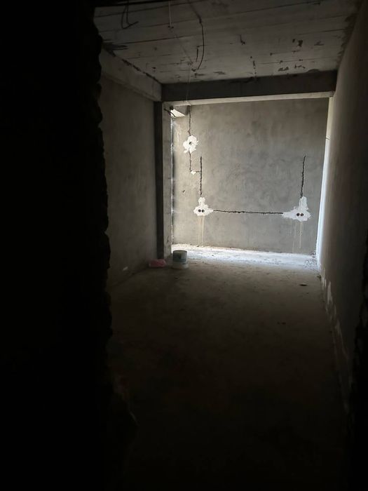 2 xonali kvartira sotiladi