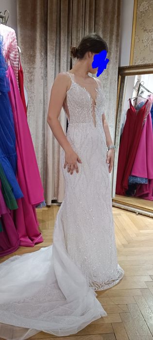 Rochie mireasa cu trena lunga