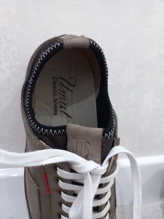 Продаются мужские кожанные кросовки 40 размера  Премиум