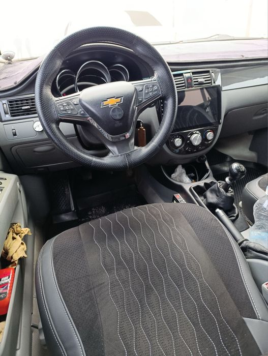 Сотувда автомашина ласетти