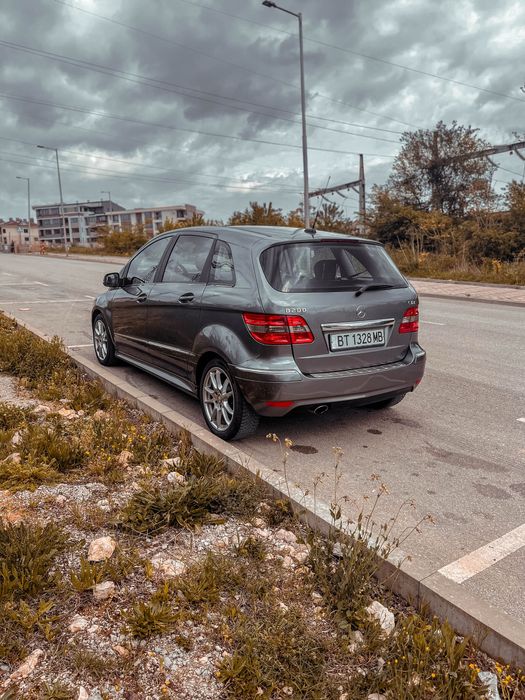 Mercedes-Benz B 200