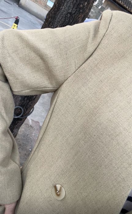 Пиджак приталенный с необычным разрезом