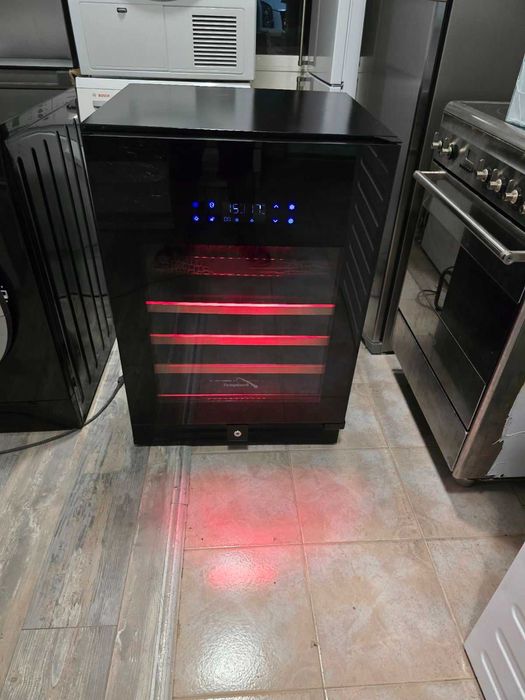 Витрина за Вино , с две зони на температура