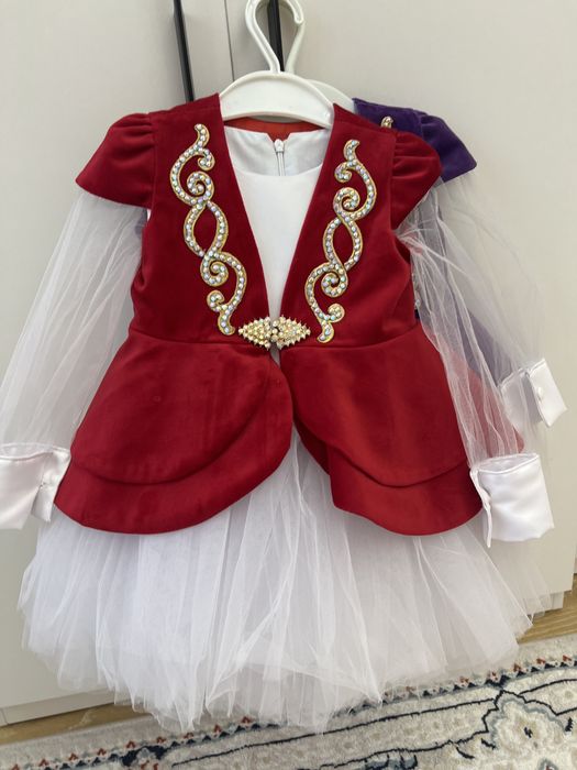 Продам платья на тусау кесер