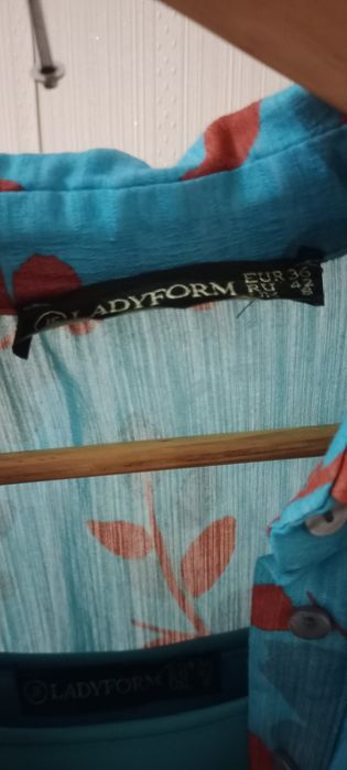 Продам женскую одежду 42-го размера