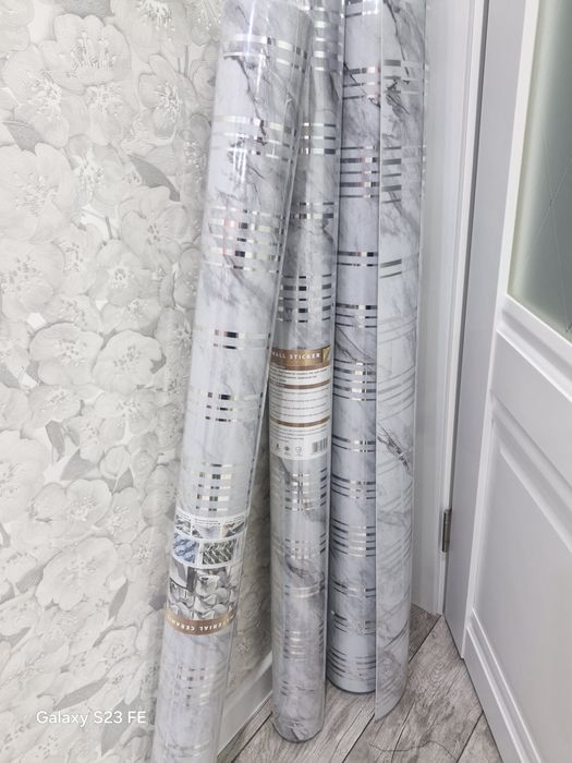 Продается самоклеющиеся обои