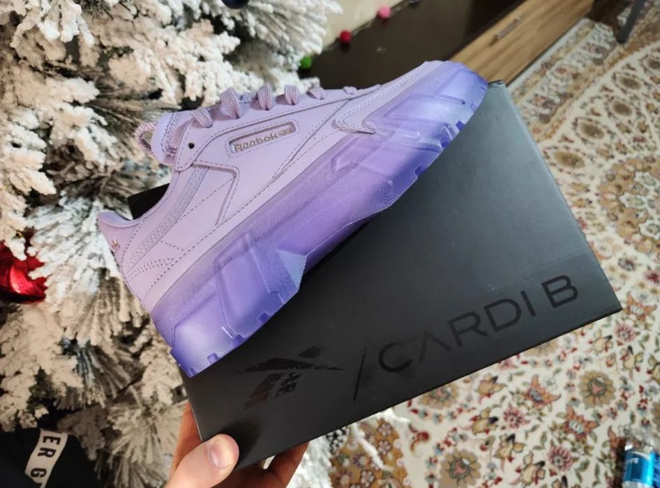 Новые оригинальные женские кроссовки Reebok