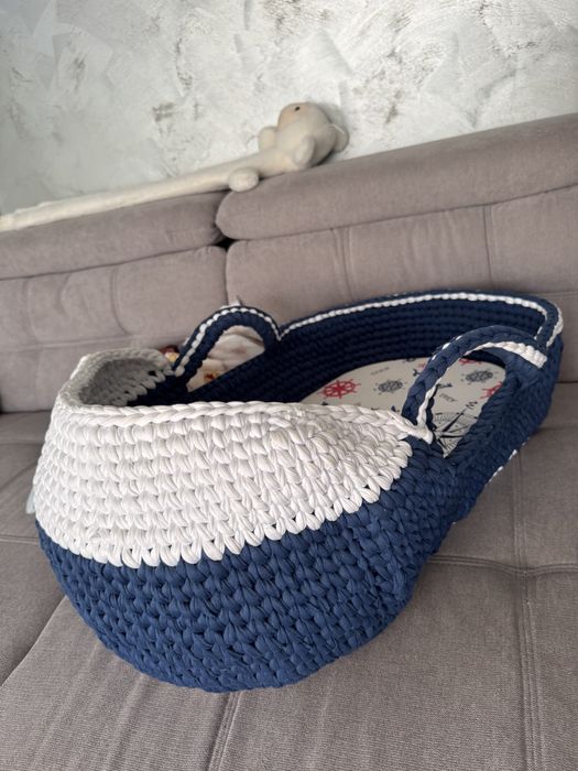 Плетен кош за бебе
