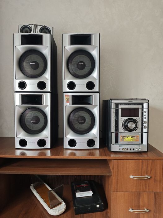 Музыкальный центр sony