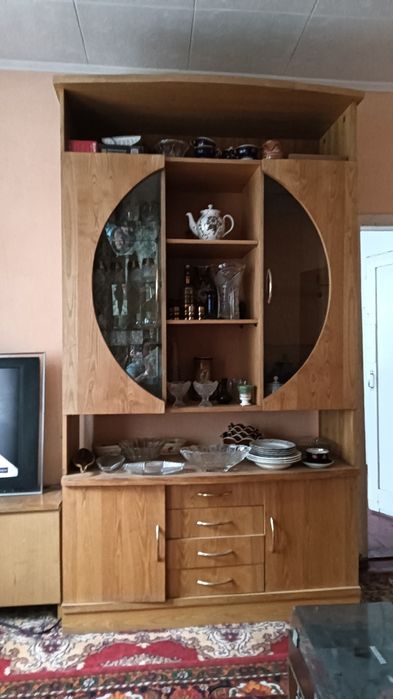 Мебель бу. Горка для посуды. Винтаж.