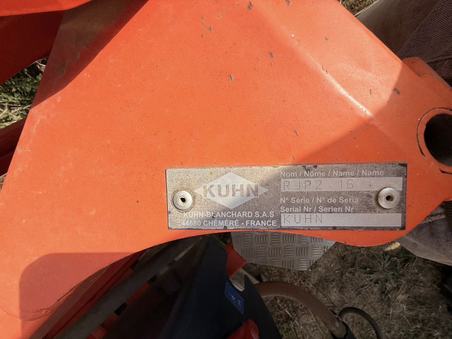 Masina de erbicidat purtata KUHN Optis 1000 – An 2018