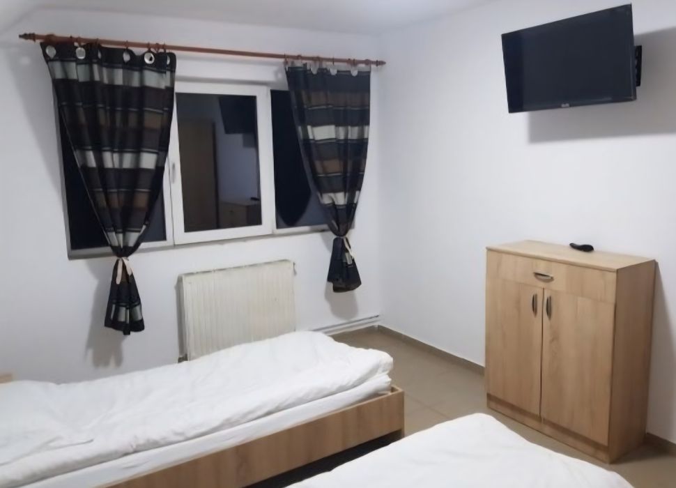 Spatiu cazare Valea Rosiei, com. Remetea