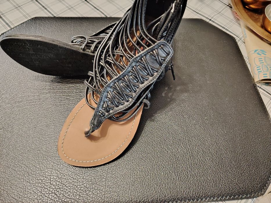 Детски сандали и джапанки-чехли