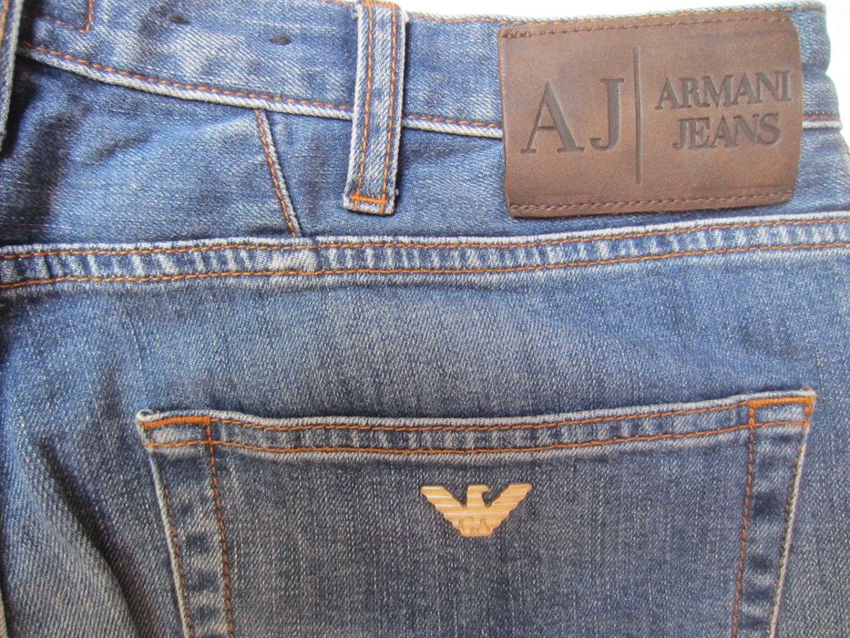 Blugi Armani W34 L34,Talie=82cm,Lung=104cm,drepti, stare f.buna