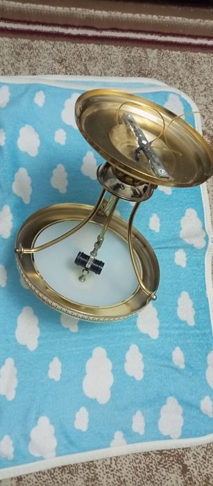 Продам рабочая люстру .