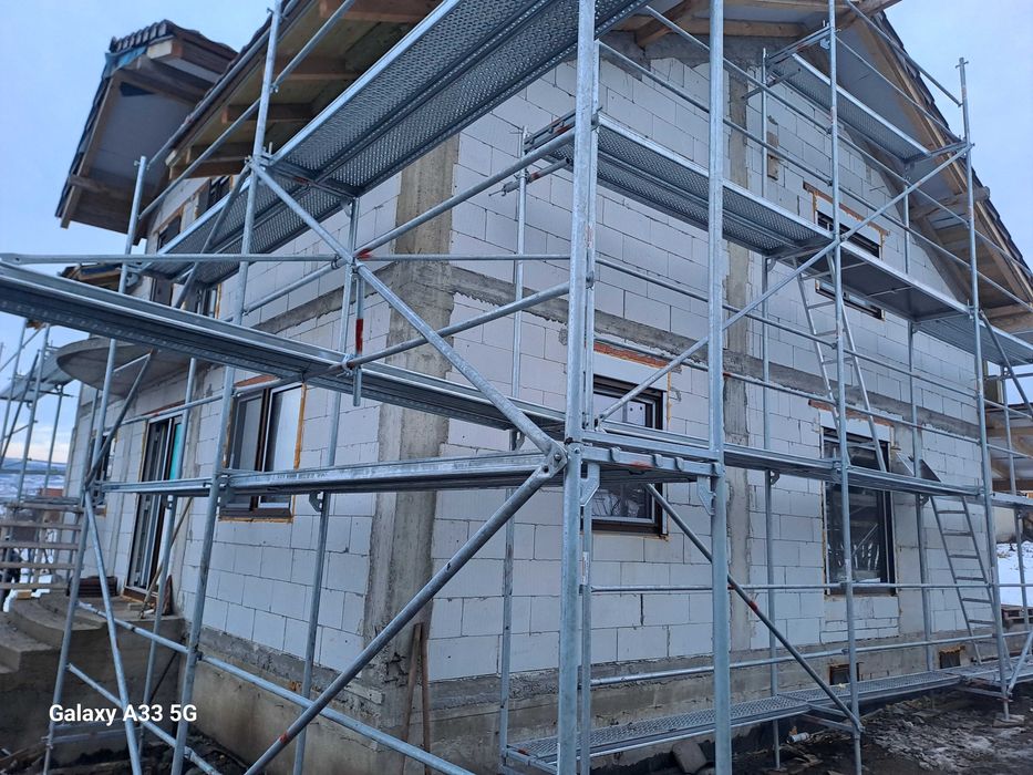 Închiriez schela fixa si mobila