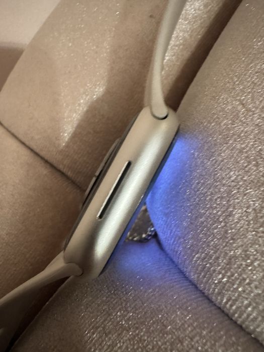 Нов Apple Watch 8 Starlight Cellular