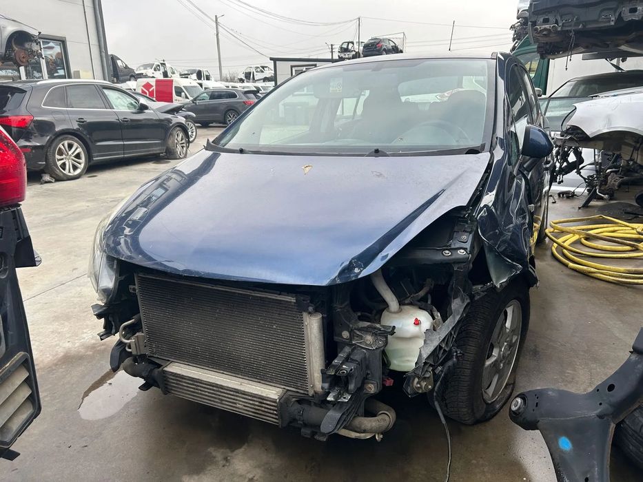 Far dreapta opel corsa d euro 5