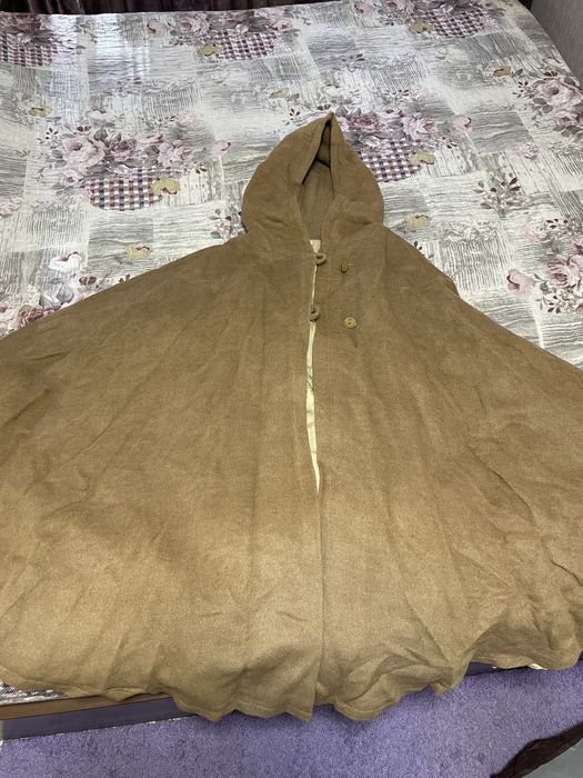 Пончо чистая шерсть капюшоном.