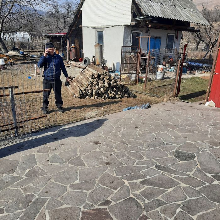 Spalier din beton pentru vie și gard