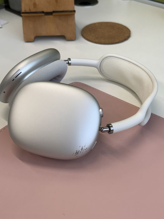 Airpods Max lightning