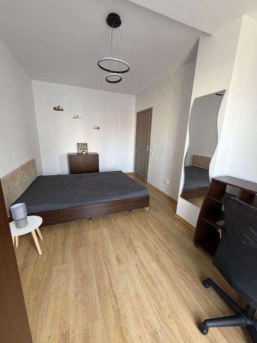 Apartament 3 camere în centru