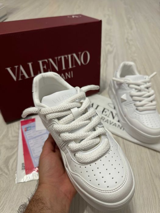 Adidasi Valentino Garavani One Stud Low Full Box Albi