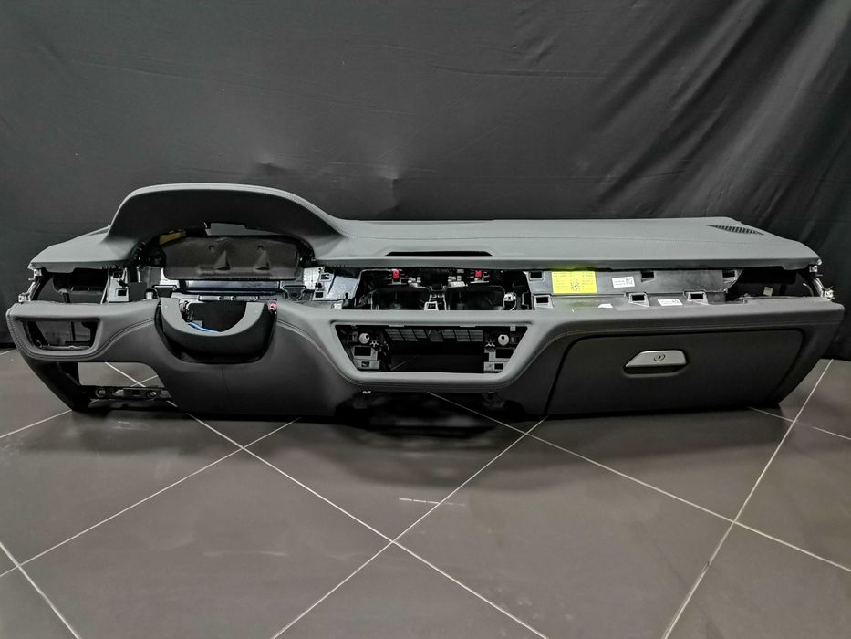 Черно Арматурно Табло BMW G11 G12 Facelift - HUD - Кожа - Перфектно