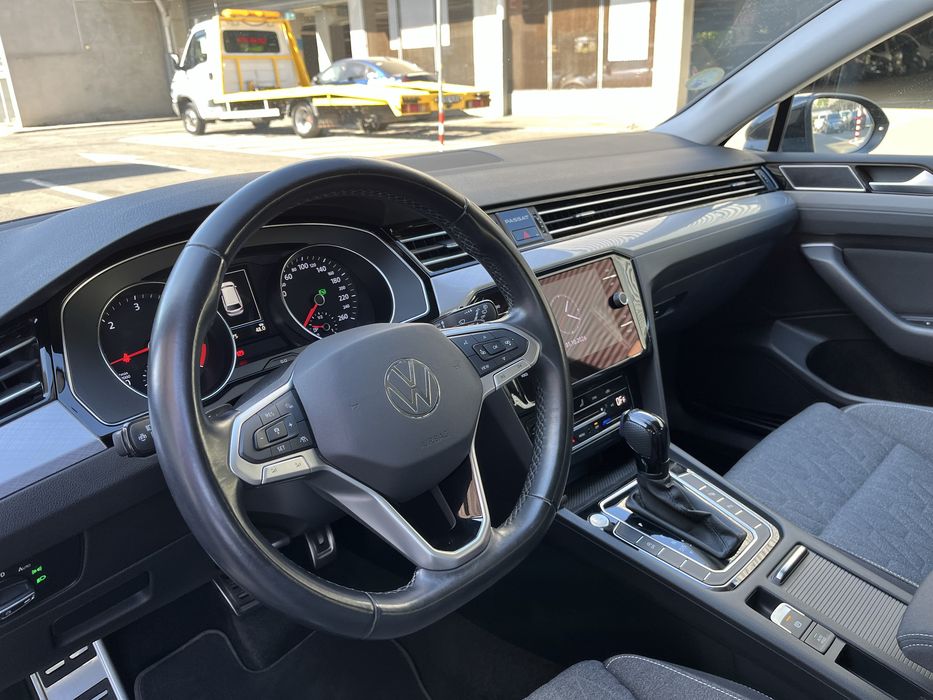 Volkswagen Passat 2.0 Diesel DSG navigatie scaune electrice camera marsarier senzori parcare faruri led
